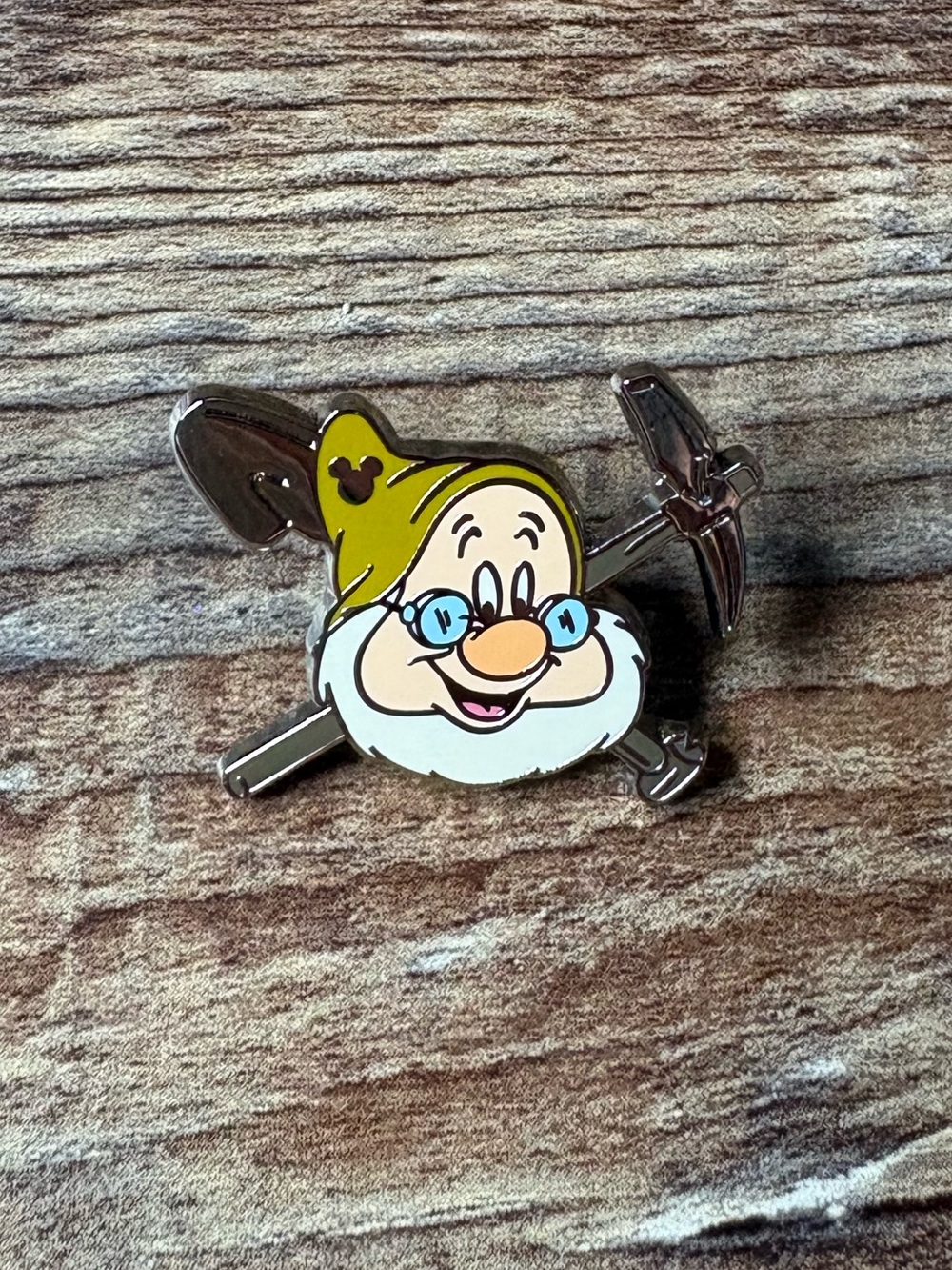 Disney Snow White and the Seven Dwarfs Doc Hidden Mickey Trading Pin